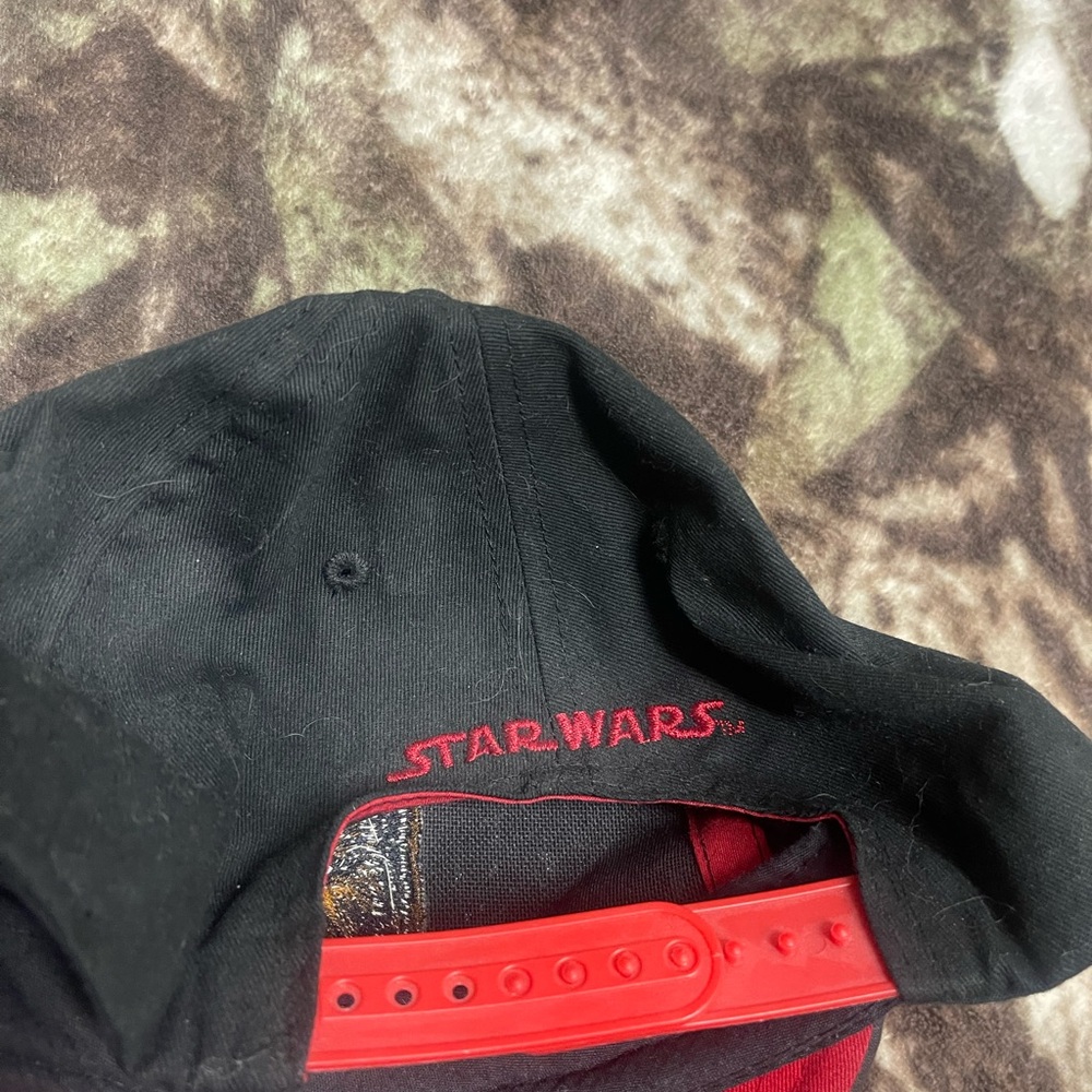 Star Wars Black and Red Cap with Chewbacca Vintage - Picture 3 of 5